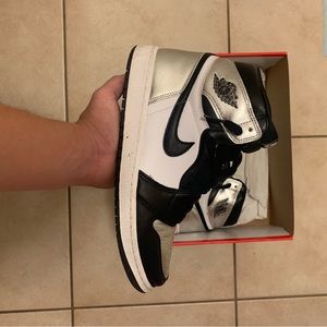 Air Jordan Retro 1 Silver Toe Size 9.5M